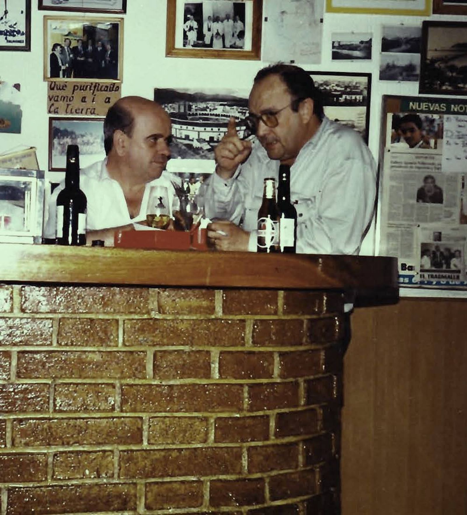 Juan Guerero, a  la izquierda, y Alberto Pérez de Vargas, hacia 1990.