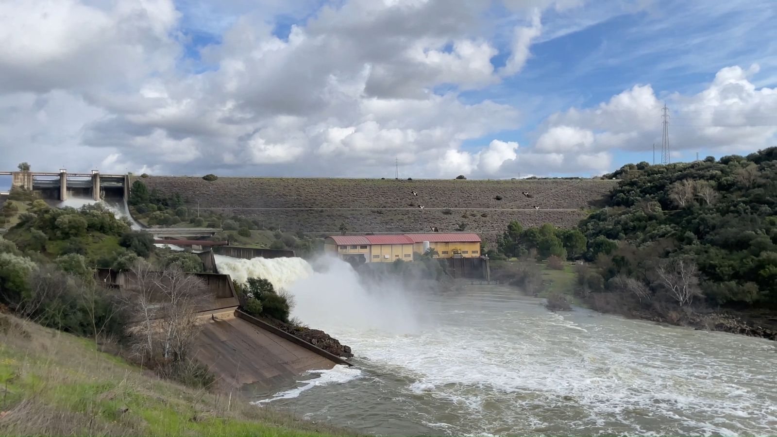 Desembalse del pantano de San Rafael de Navallana en Córdoba