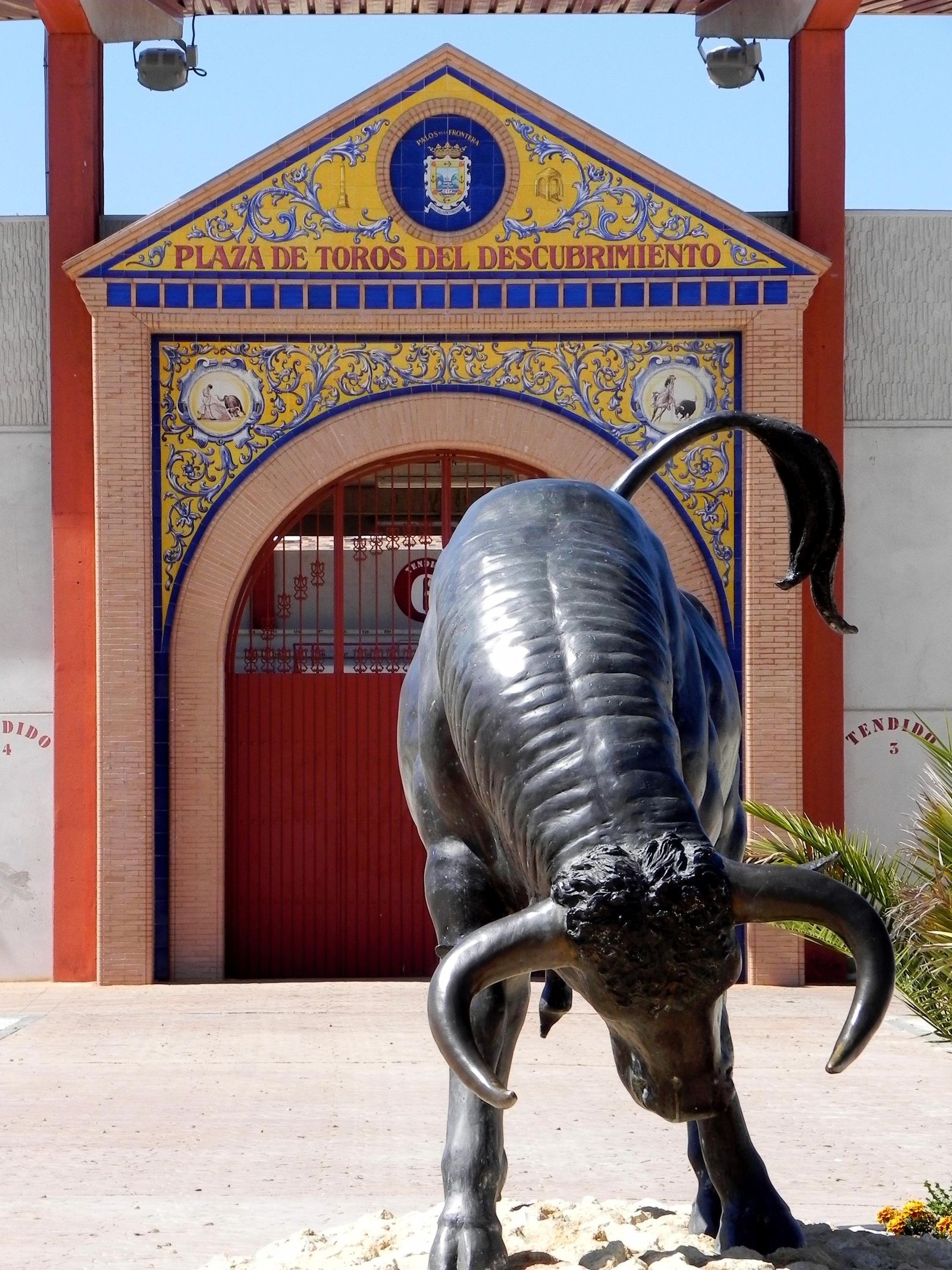 Plaza de Toros del Descubrimiento.