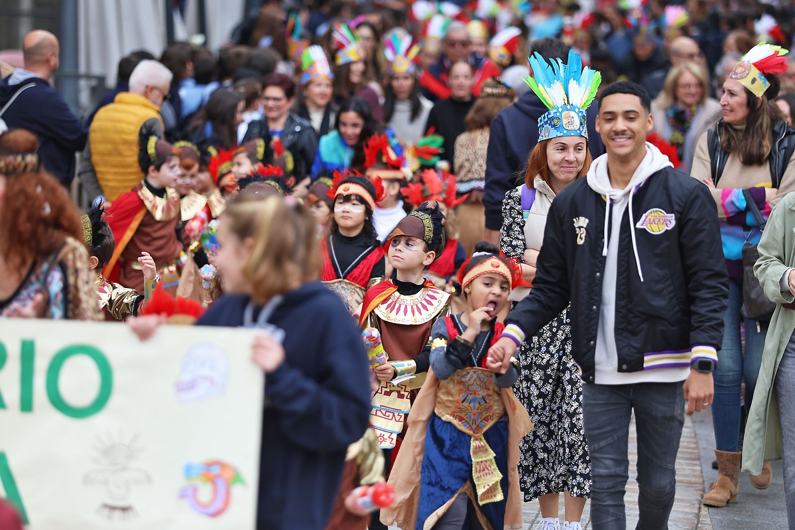 Imágenes del desfile “Un paseo por la historia”  de los niños del colegio Funcadia de Huelva