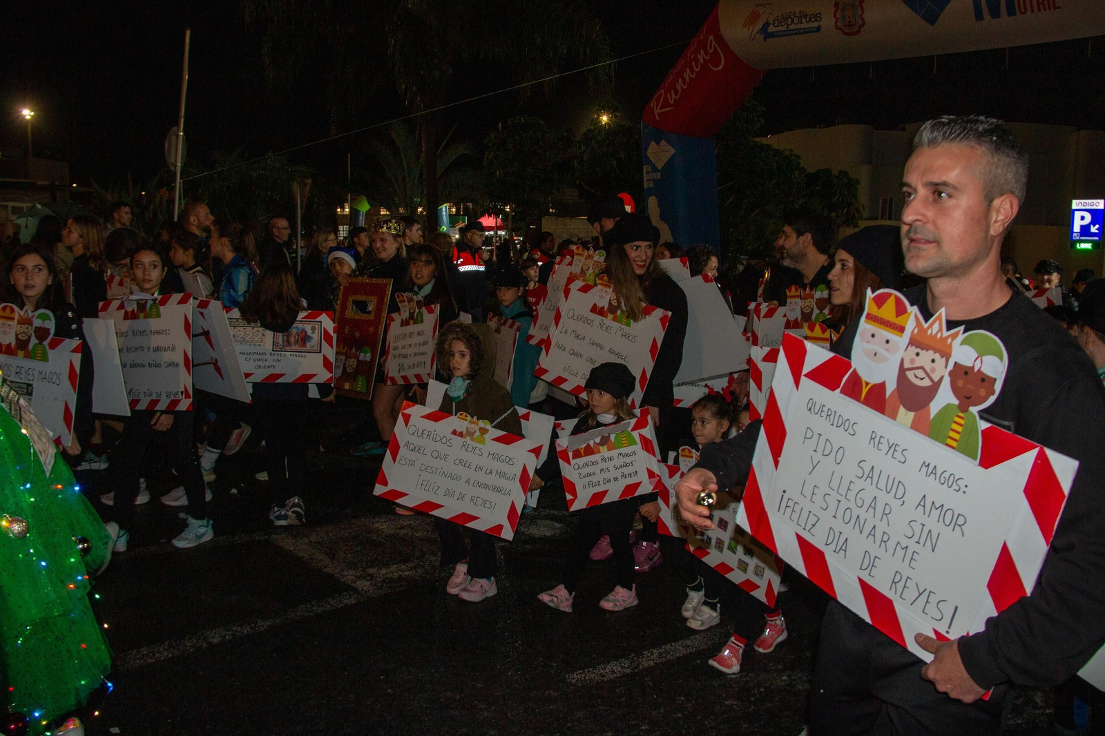 Ni la lluvia puede con la San Silvestre de Motril