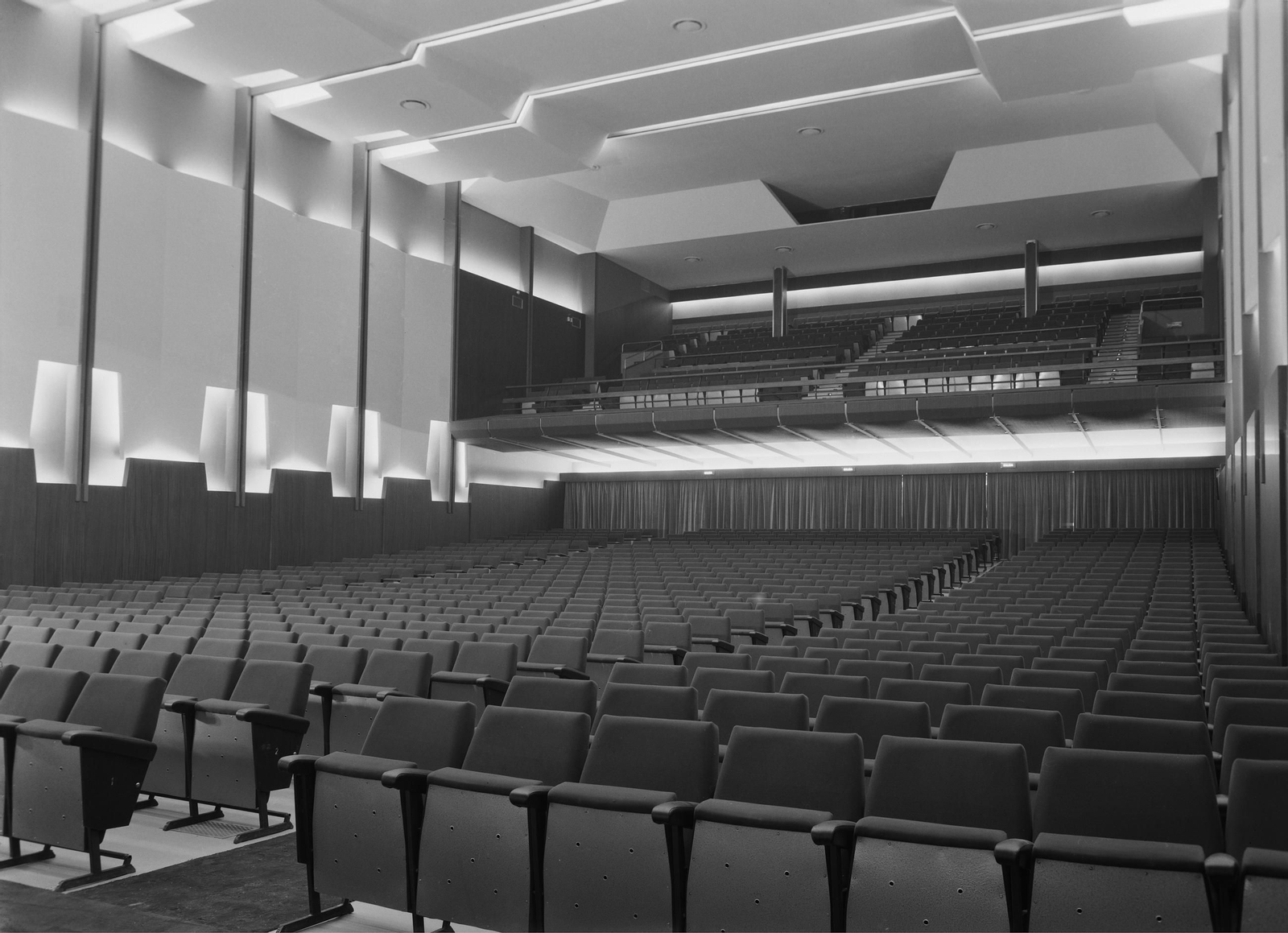 Los antiguos cines Astoria-Victoria de La Merced de Málaga