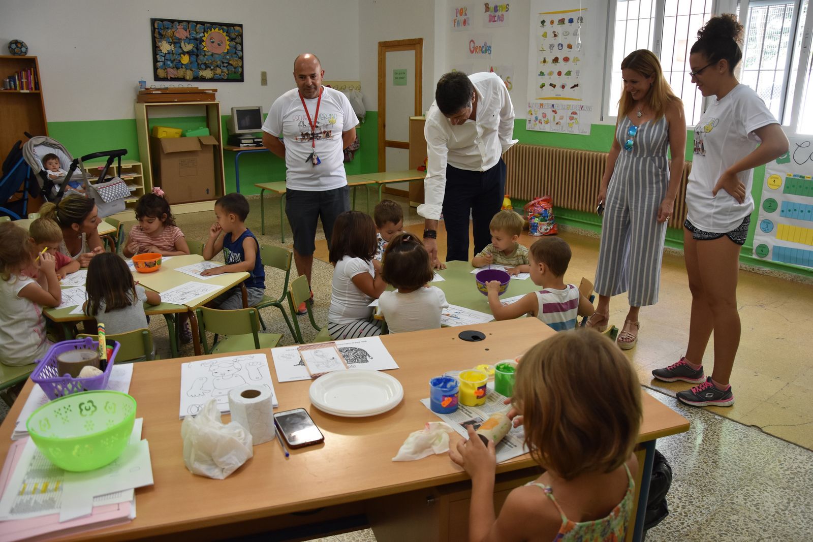 La escuela de Verano de Baza ofrece entretenimiento a más de 130 niños.