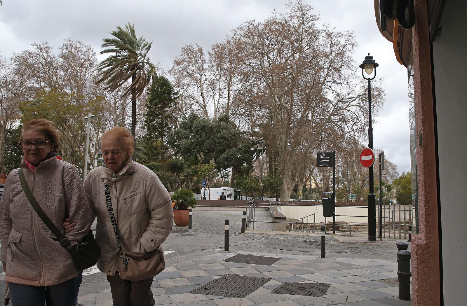 Fotos de los efectos del temporal de viento en Algeciras