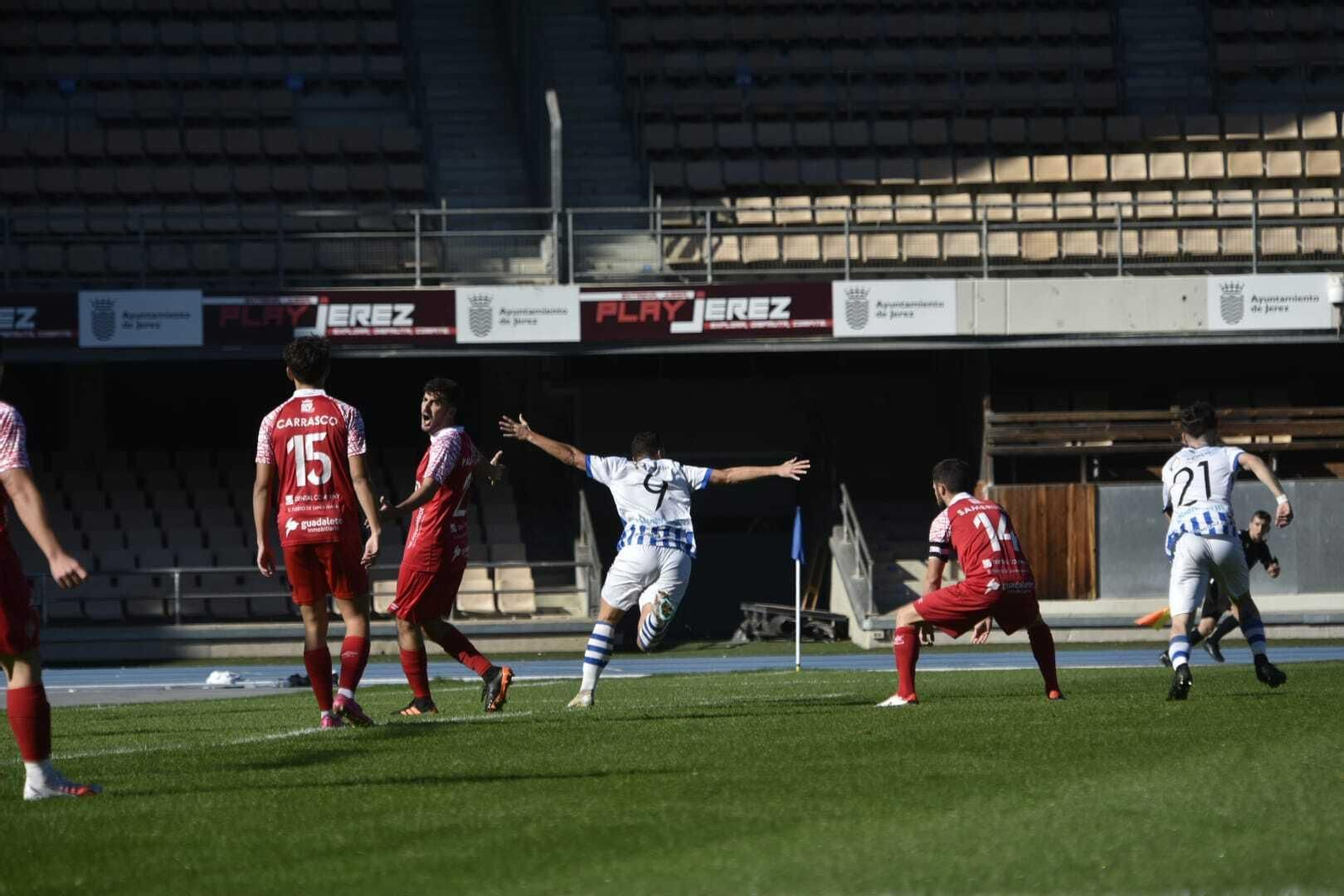 La fiesta del Jerez Industrial ante el Racing en Chapín