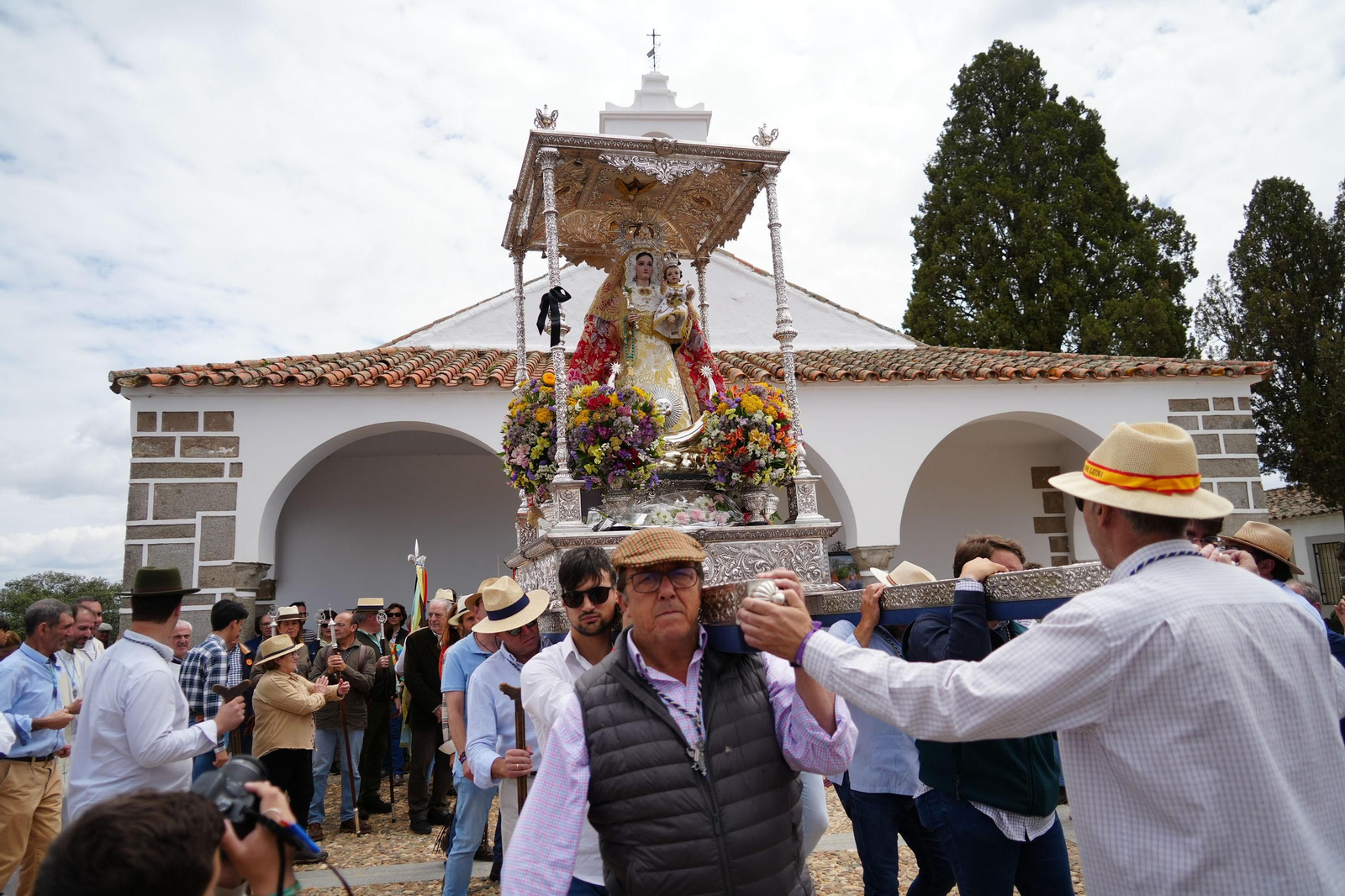 Las imágenes de la romería de la Virgen de Luna del Lunes de Pentecostés en Villanueva de Córdoba