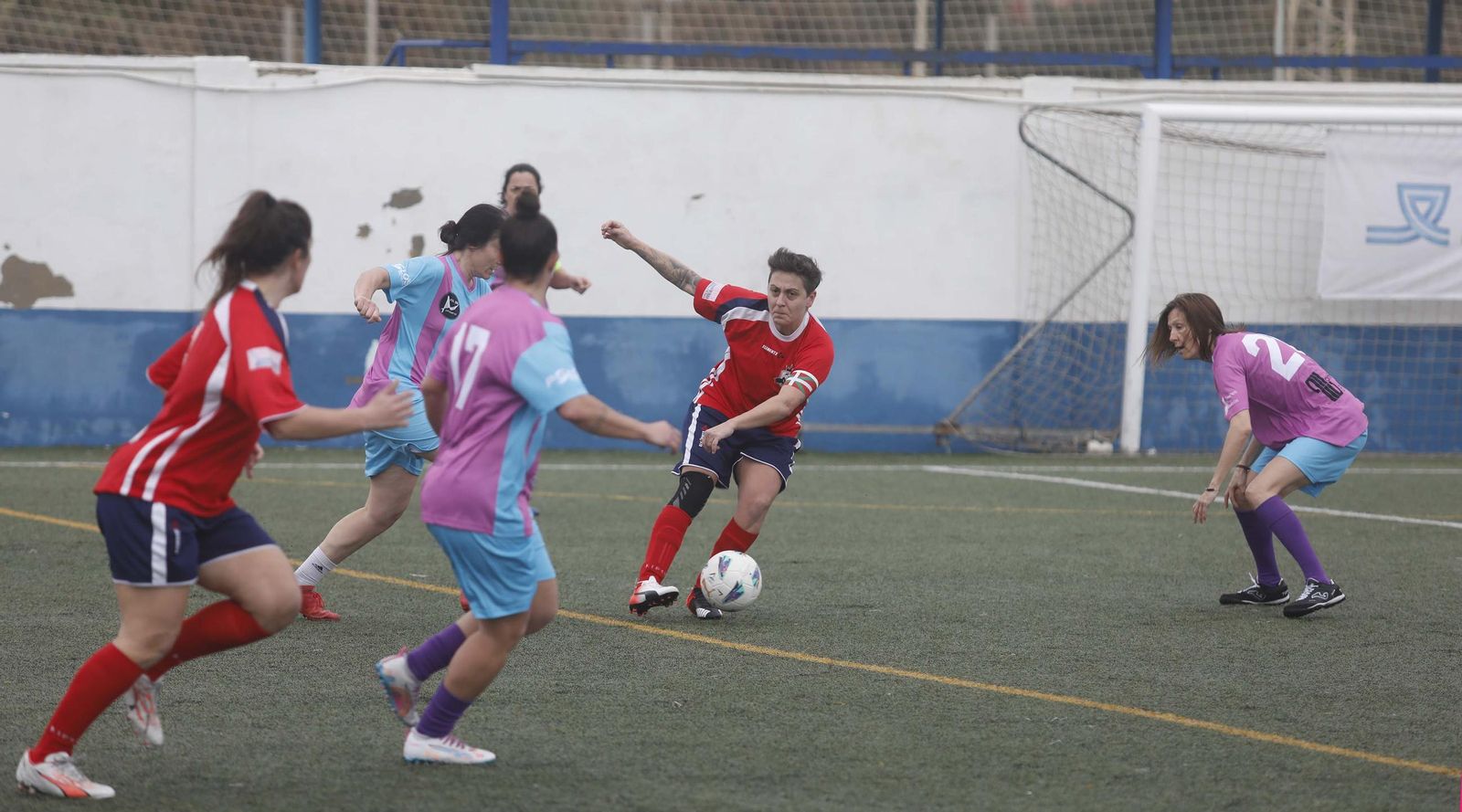 Las fotos de la primera jornada de la Liga Nacional de fútbol para veteranas, en La Línea