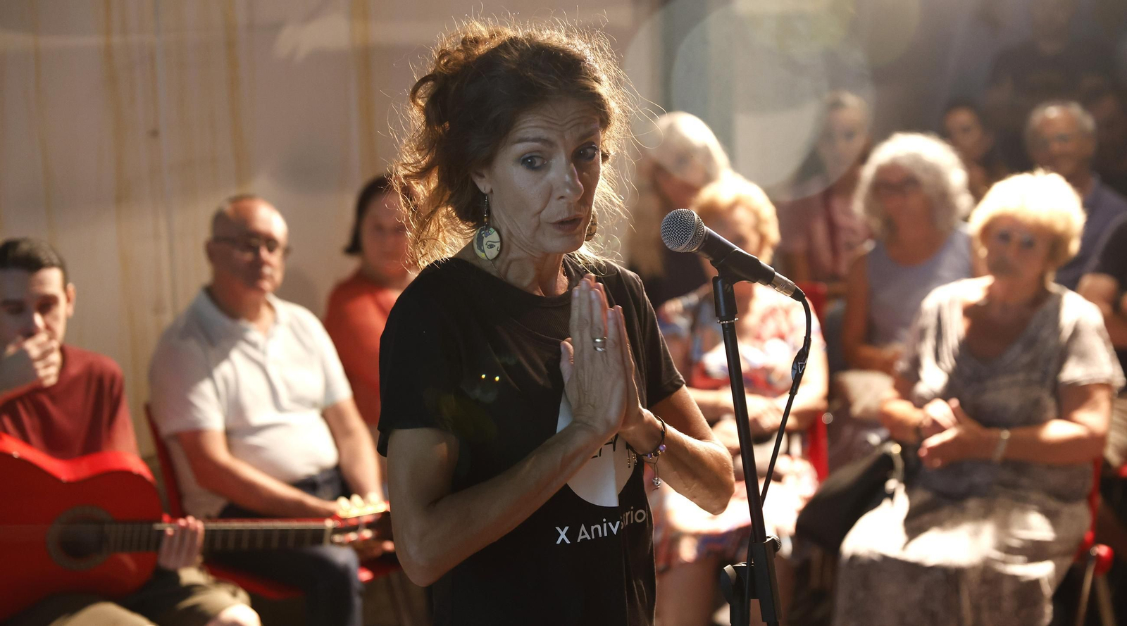 Búscate en la reunión a compás en AlCultura