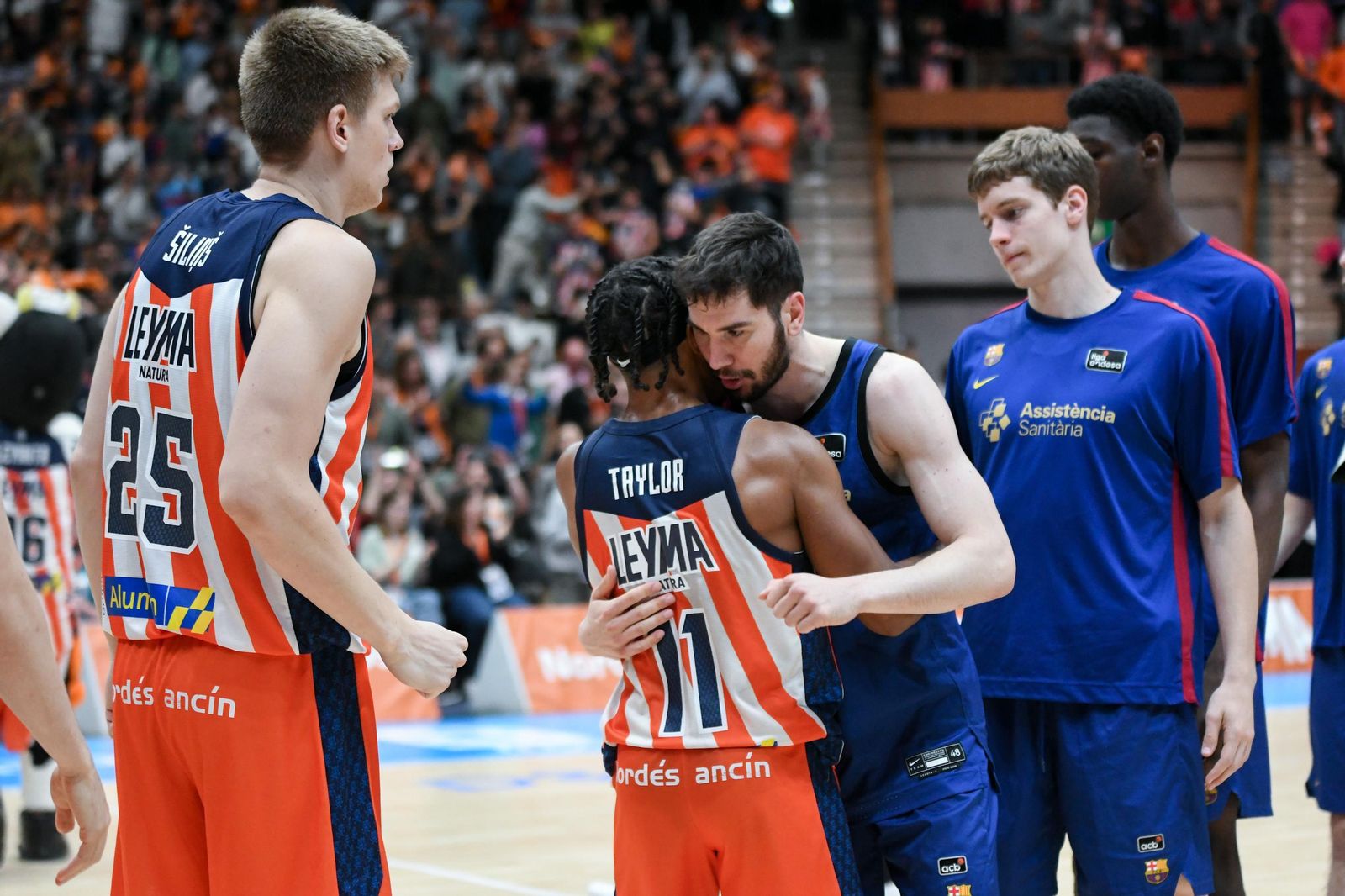 El Barcelona cae en La Coruña y deja al Unicaja prácticamente seguro como cuarto en la ACB