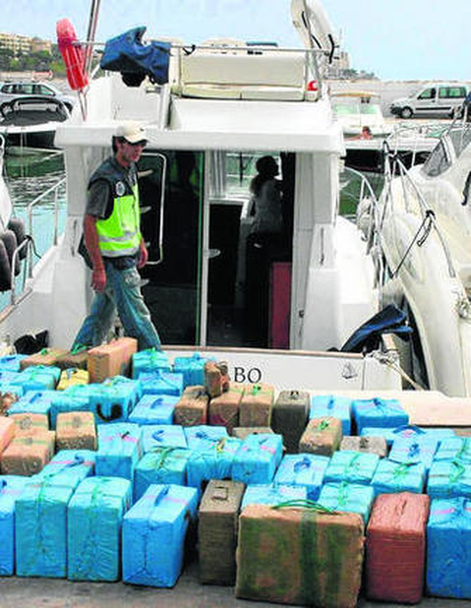 Un alijo de droga en Cabopino, en una foto de archivo.