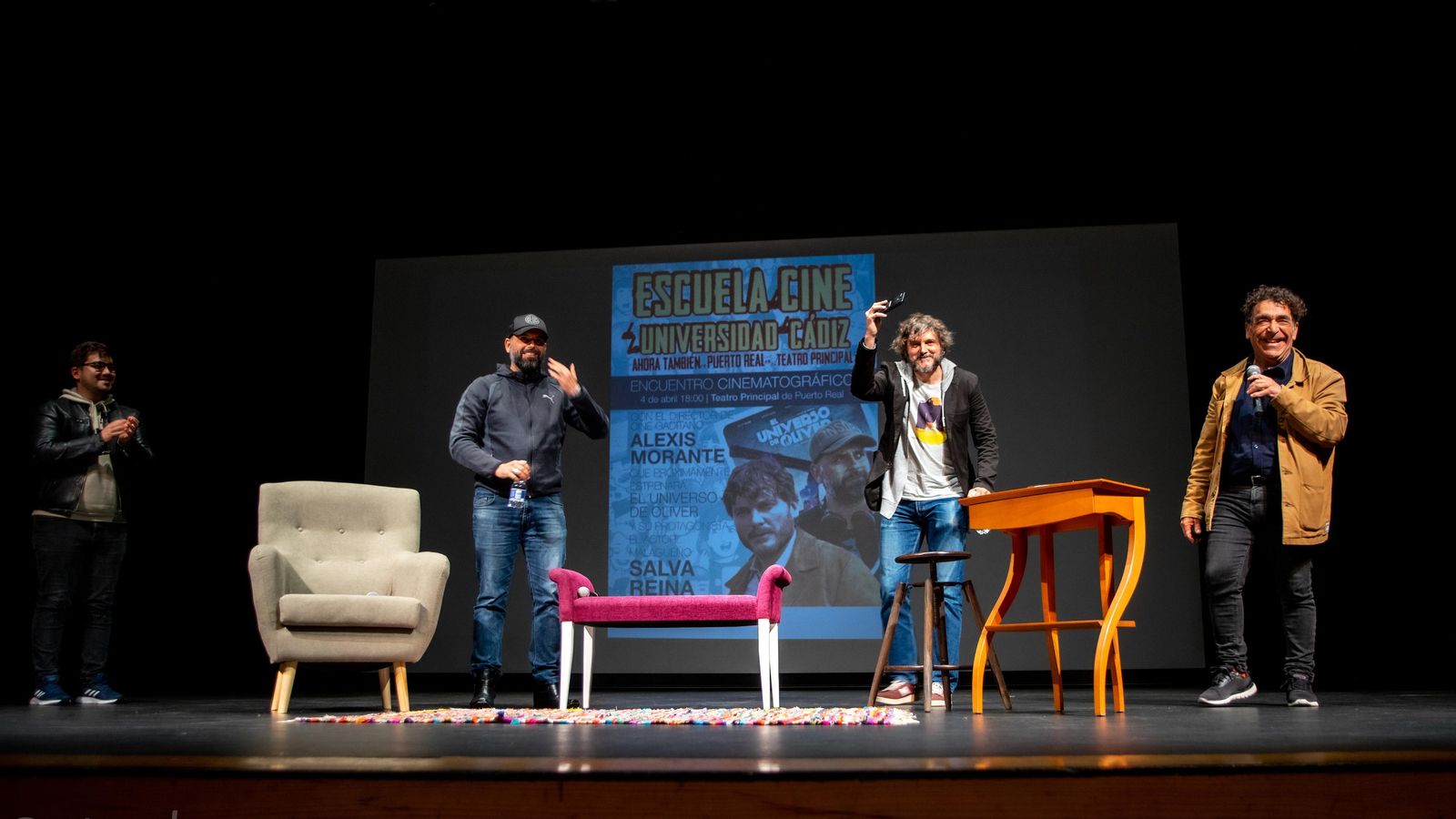 Alexis Morante, Salva Reina y Bruto Pomeroy, director de la Escuela de Cine, en el acto de la UCA.