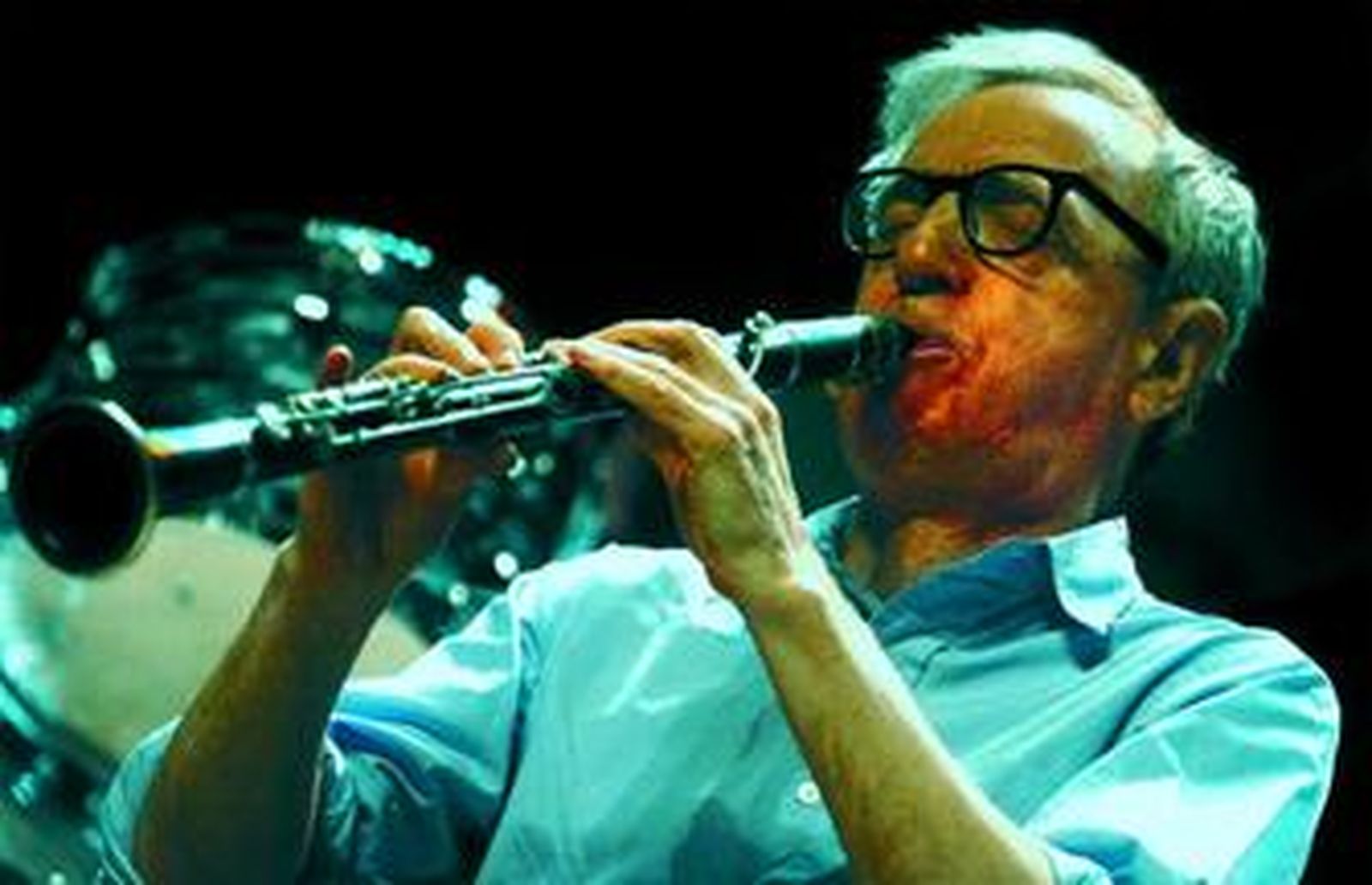 El cineasta neoyorquino Woody Allen en una de sus últimas actuaciones junto a la New Orleans Jazz Band.
