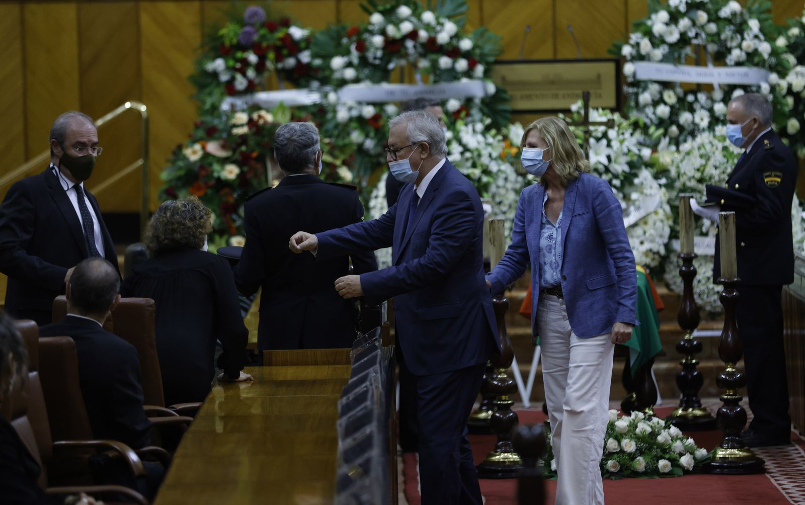 Las imágenes de la capilla ardiente de Manuel Clavero en el Parlamento de Andalucía