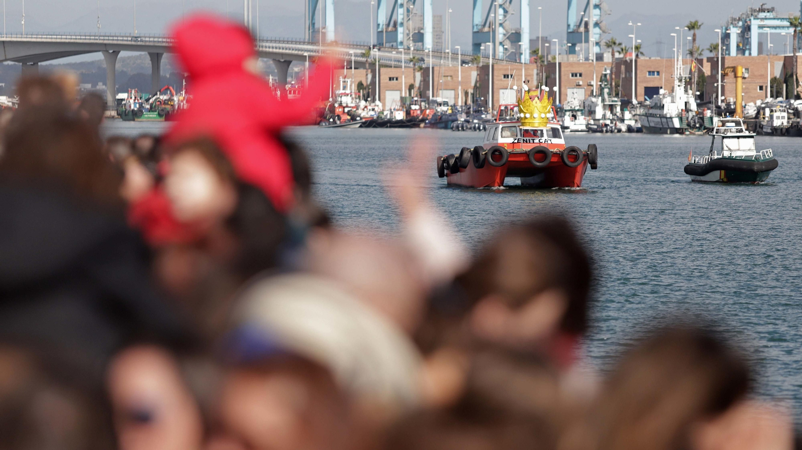Imágenes del arrastre de latas en Algeciras