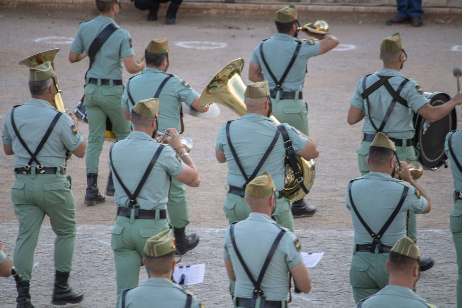 Las bandas de música se lucen antes del Día de las Fuerzas Armadas en Granada
