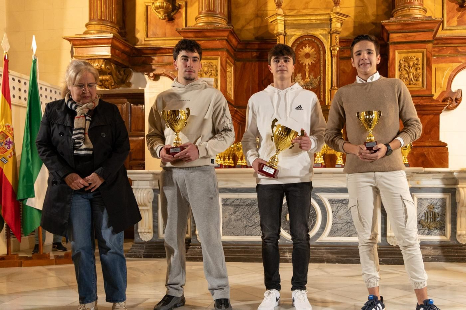 La entrega de premios de los Circuitos Provinciales de Carreras por Montaña y de Triatlón de menores, en imágenes