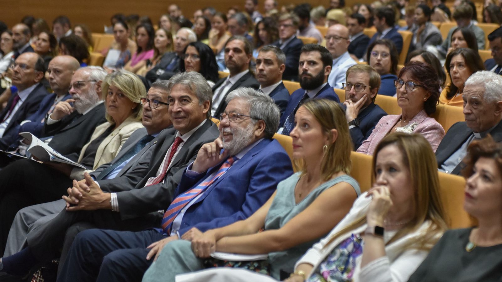 Las autoridades durante la inauguración del curso académico.