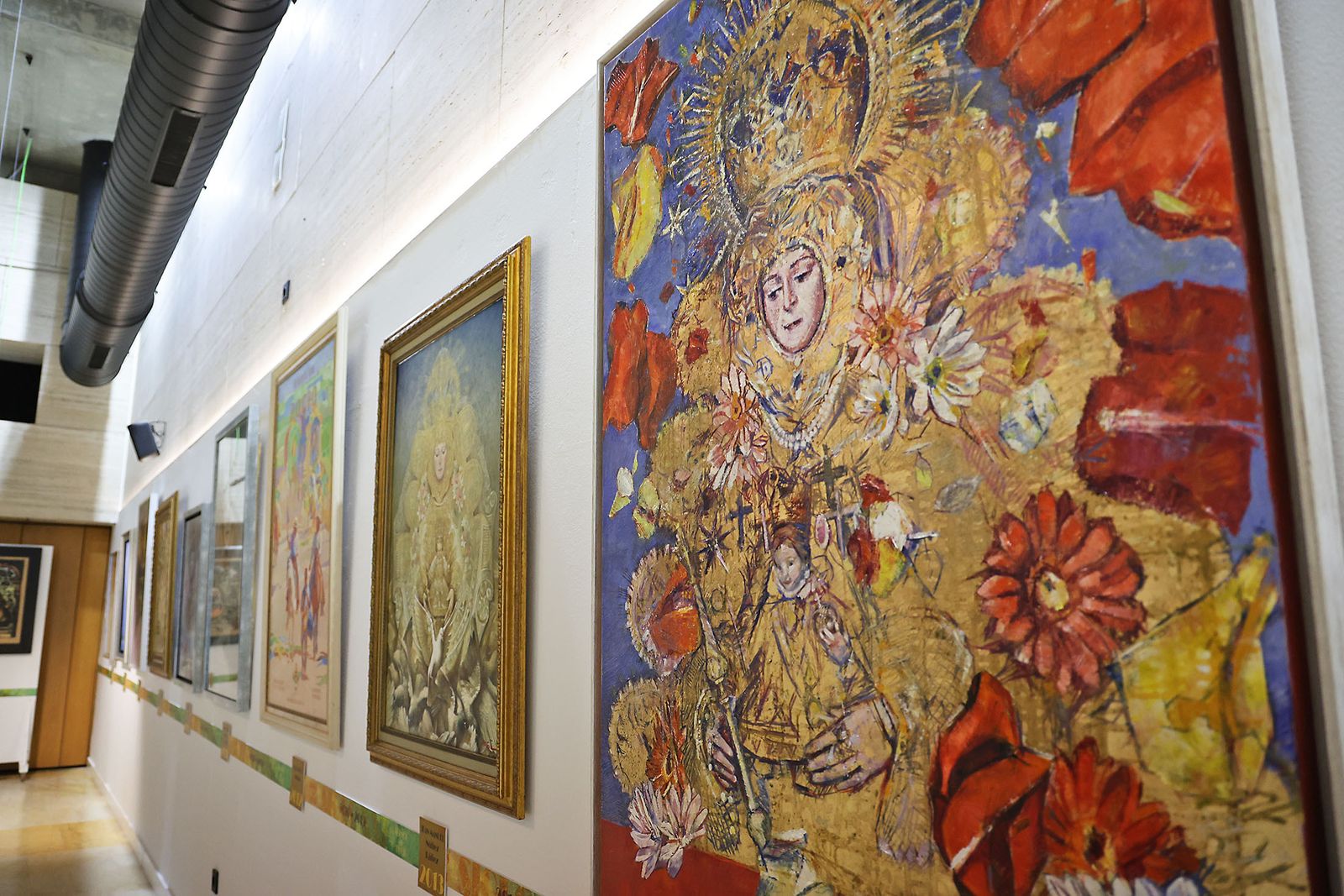 Imágenes de la inauguración de la exposición 'Sueños de Rocío. Carteles de Romería'.