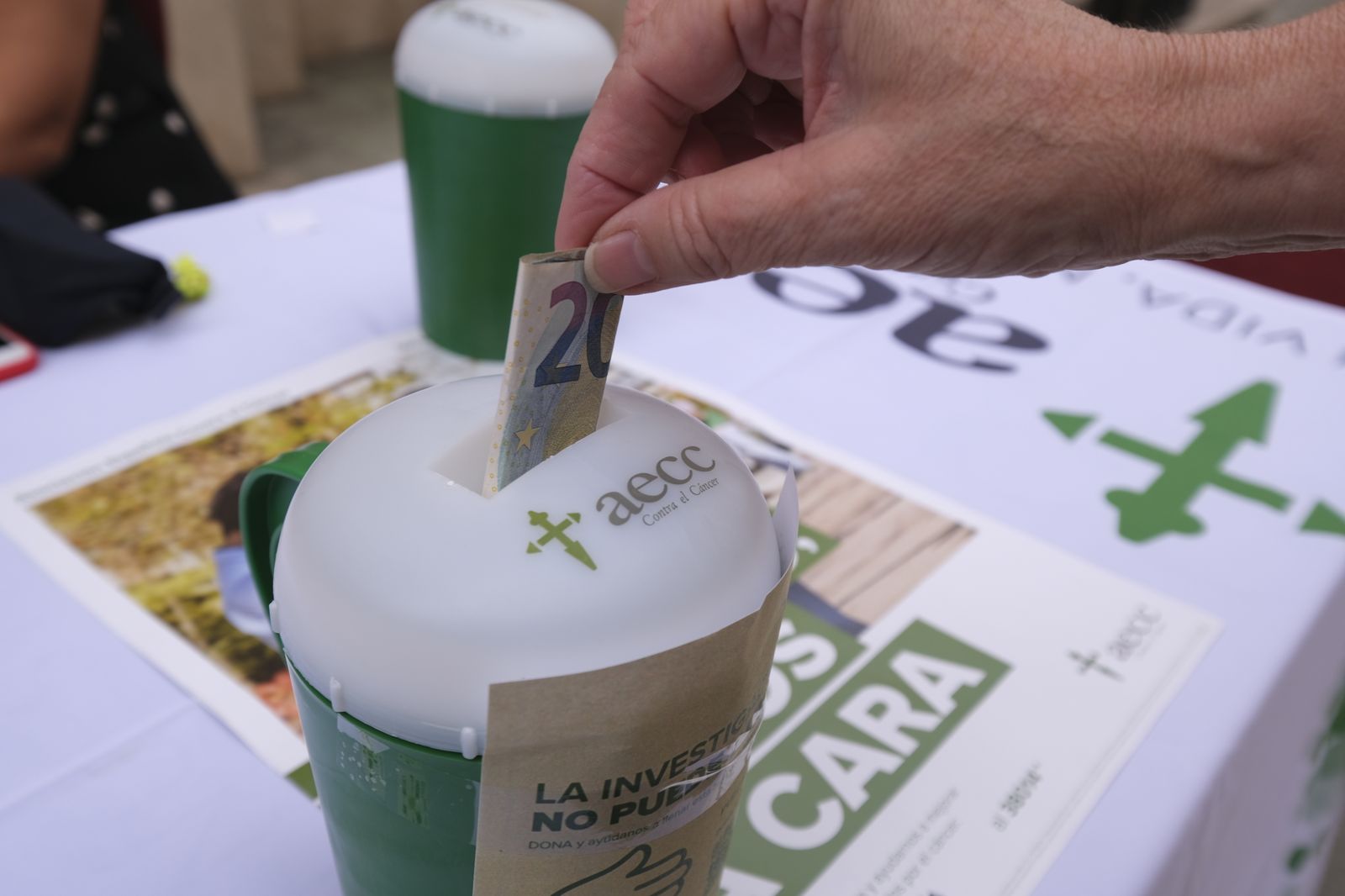 Cuestación de la AECC contra el cáncer en Almería