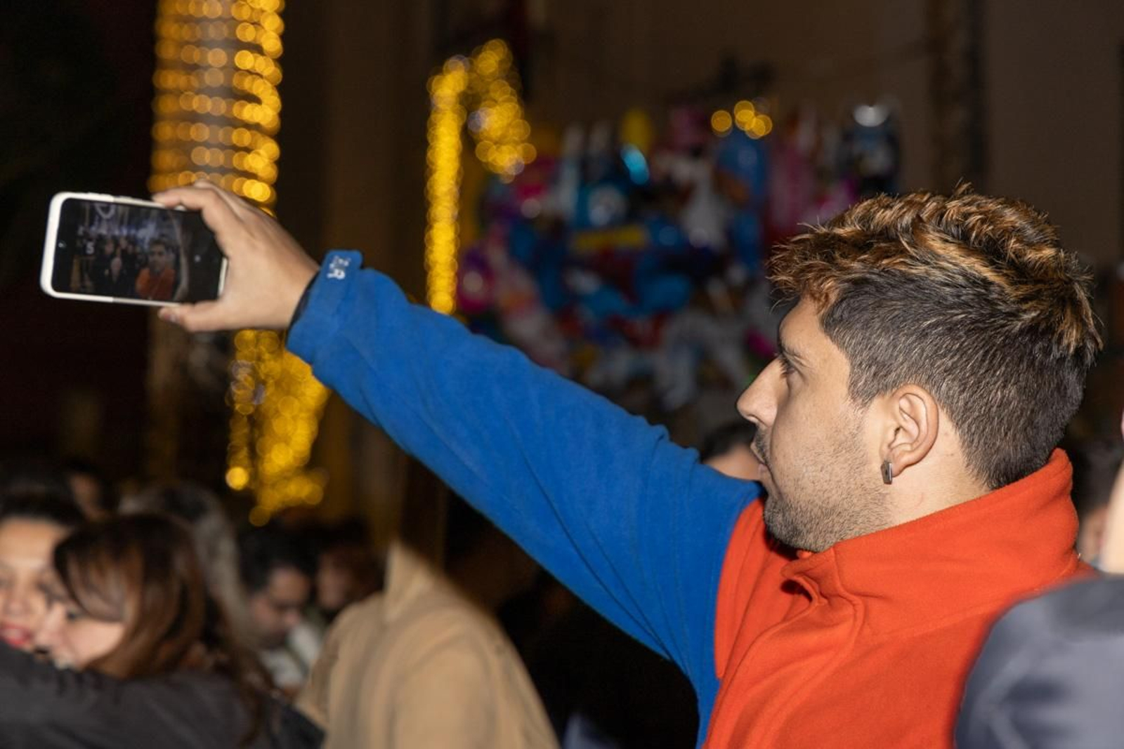 Jaén enciende su Navidad con sus habitantes echados a la calle