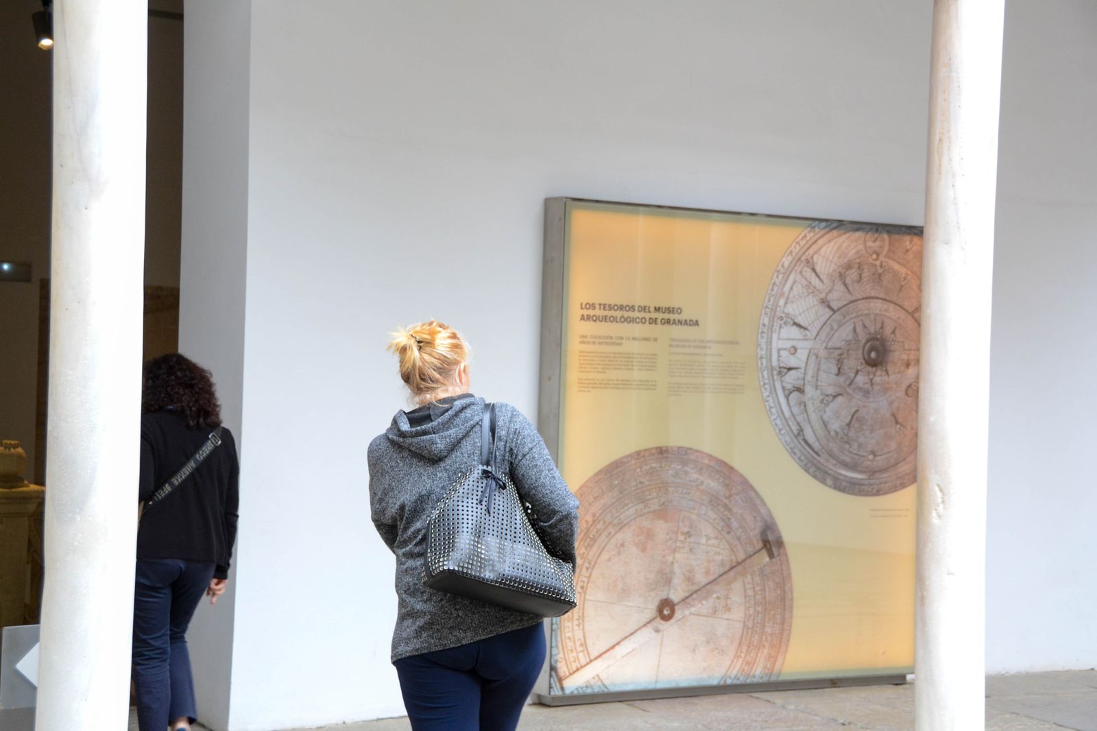 Los granadinos disfrutan de actividades divulgativas y culturales en la ciudad