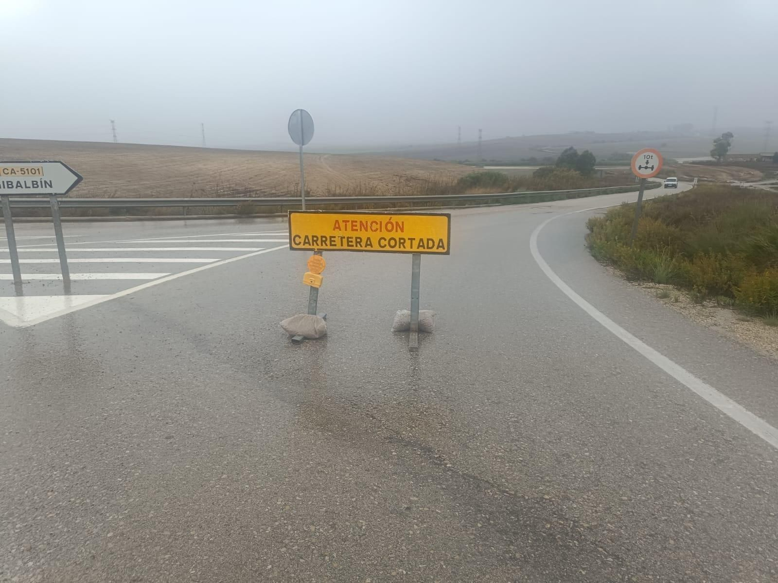 CA5101(Arcos - Granadilla), que sigue cortada.