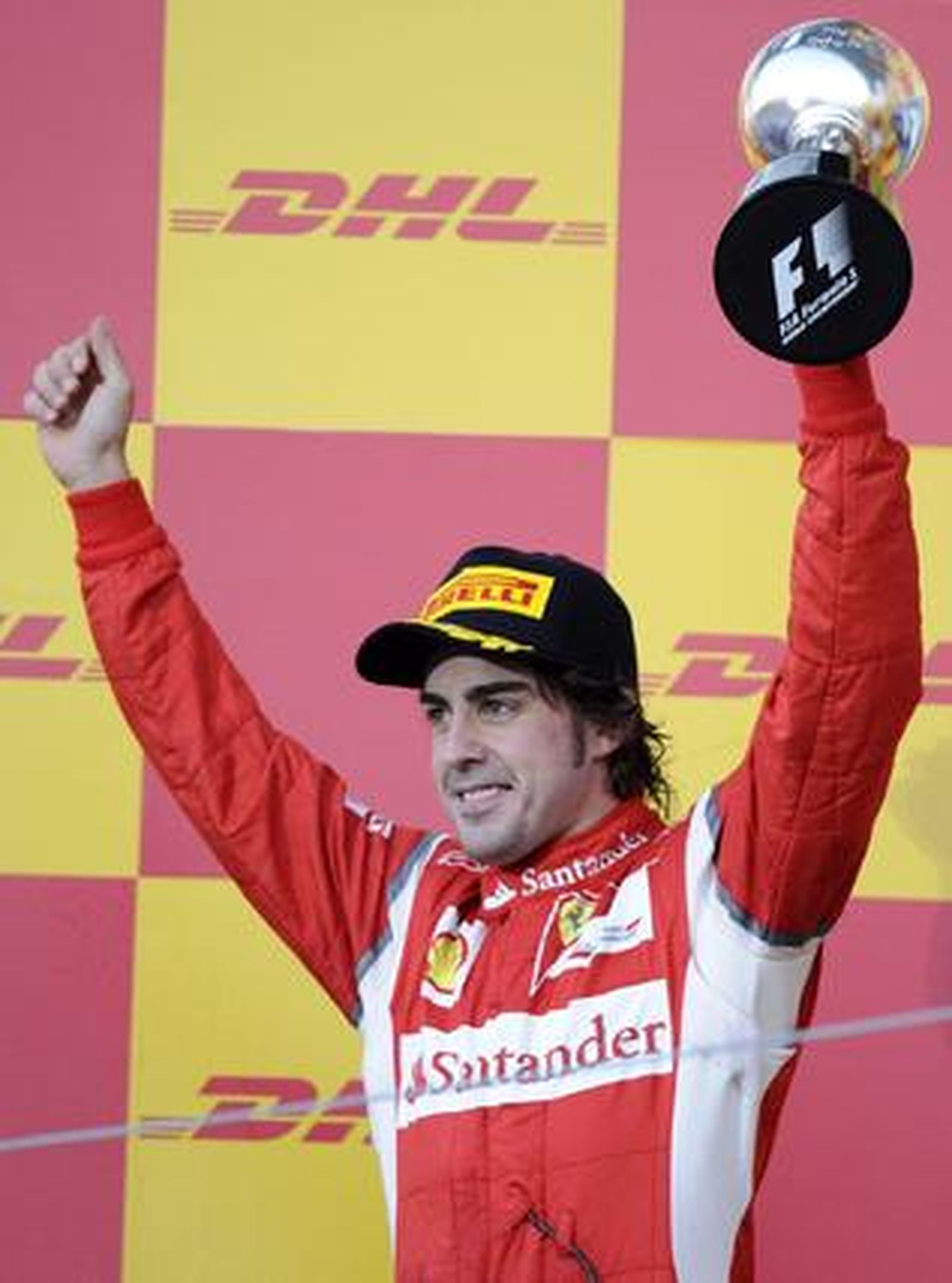 Sebastian Vettel gana en Suzuka su segundo mundial a cuatro carreras del final del campeonato. / EFE