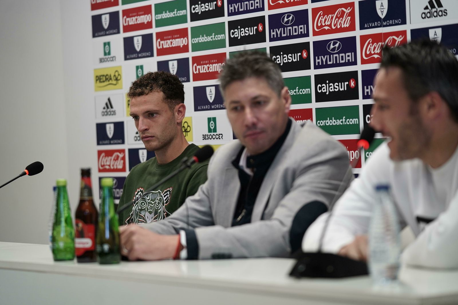 Las fotos de la presentación de Piovaccari y Jordi Tur con el Córdoba CF