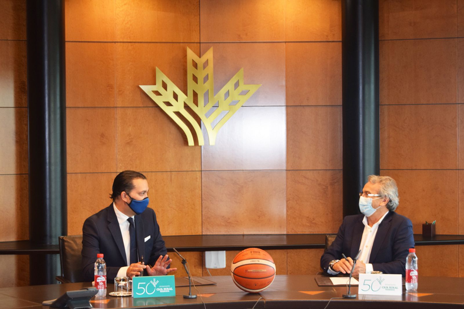 Óscar Fernández-Arenas y Antonio León tras renovar el convenio de colaboración.