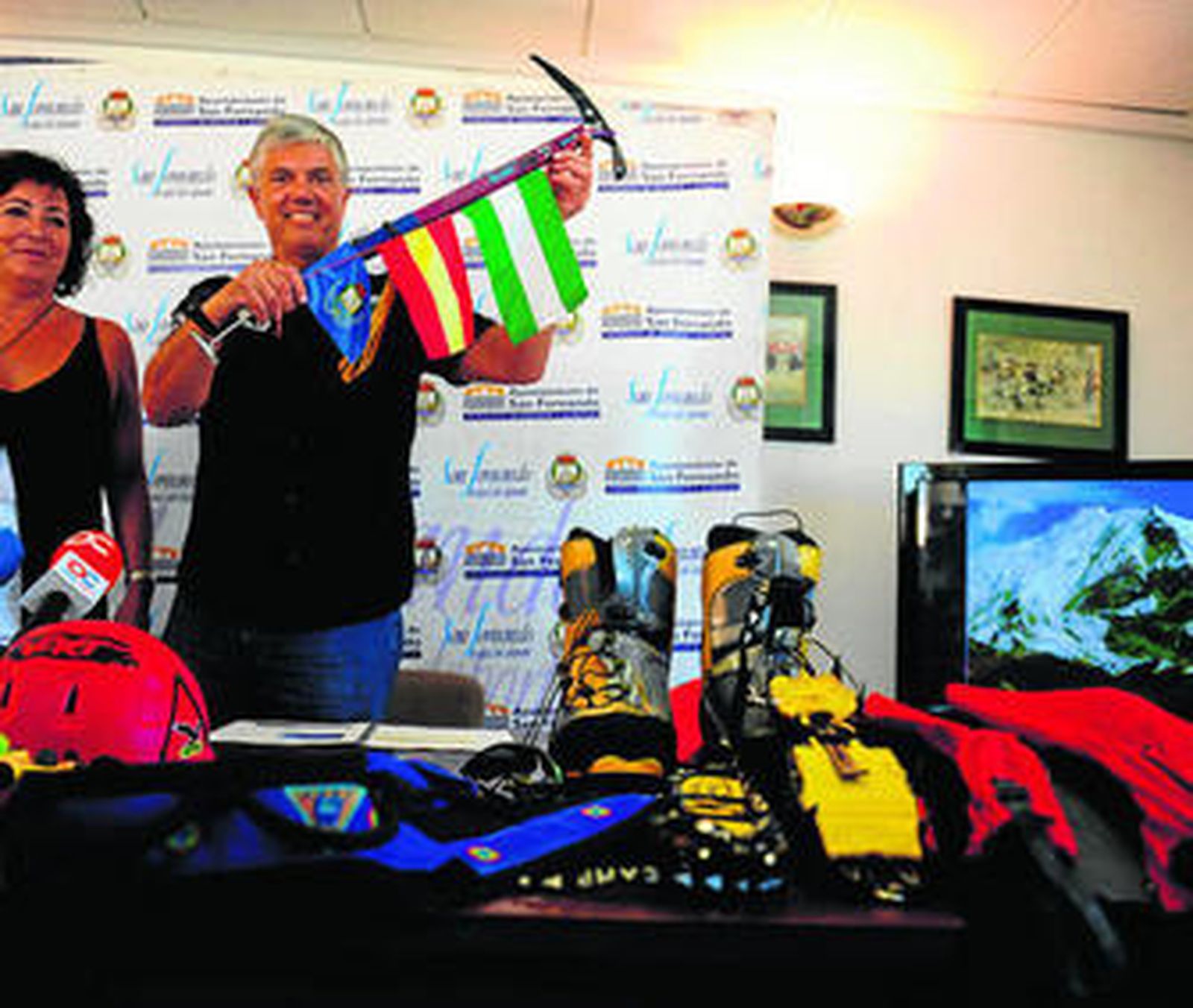 José Manuel Jímenez explicó en la rueda de prensa como será la escalada al Island Peak.