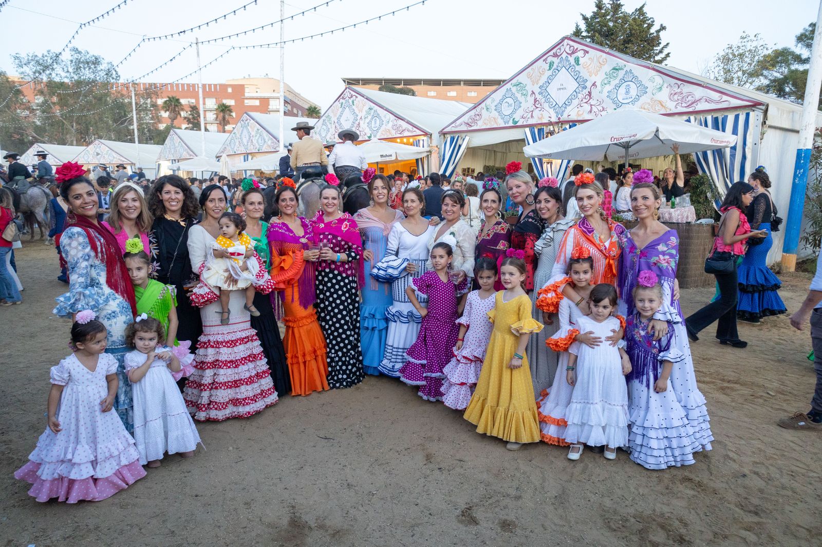 Feria del Caballo 2023: Imágenes del ambiente en la noche del sábado