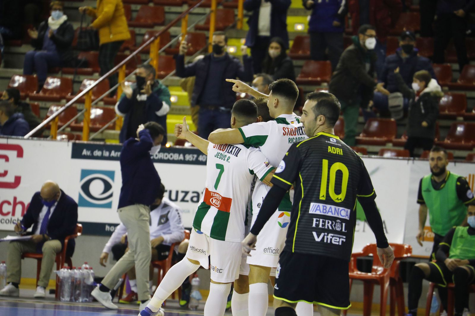Las imágenes del triunfo del Córdoba Futsal ante O Parrulo