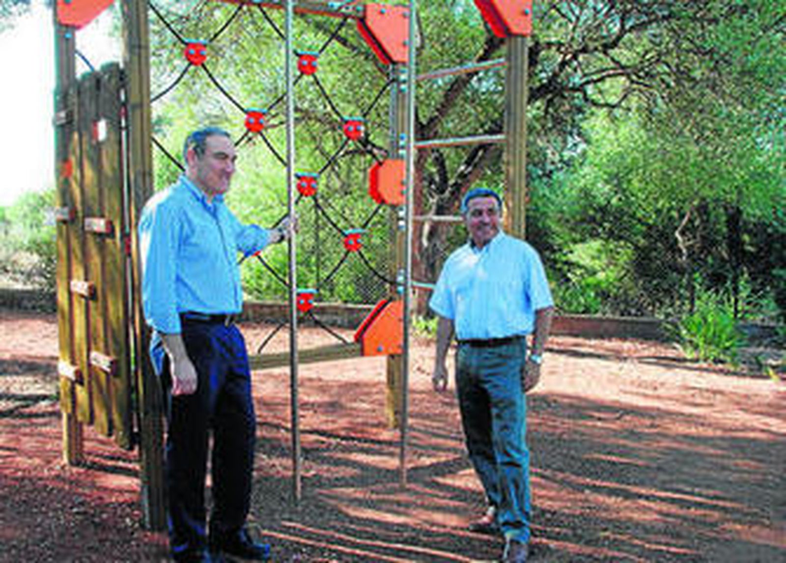 Ruiz Almenara y Santos en su visita al parque periurbano de Los Cabezos.