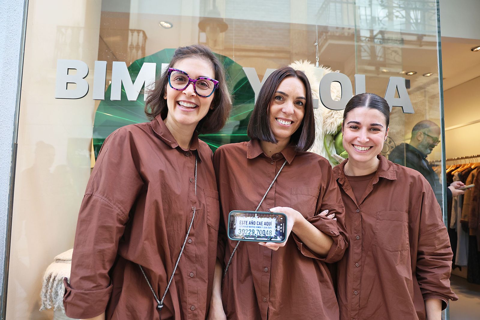 La Loteria de Navidad reparte premios en Huelva (30)