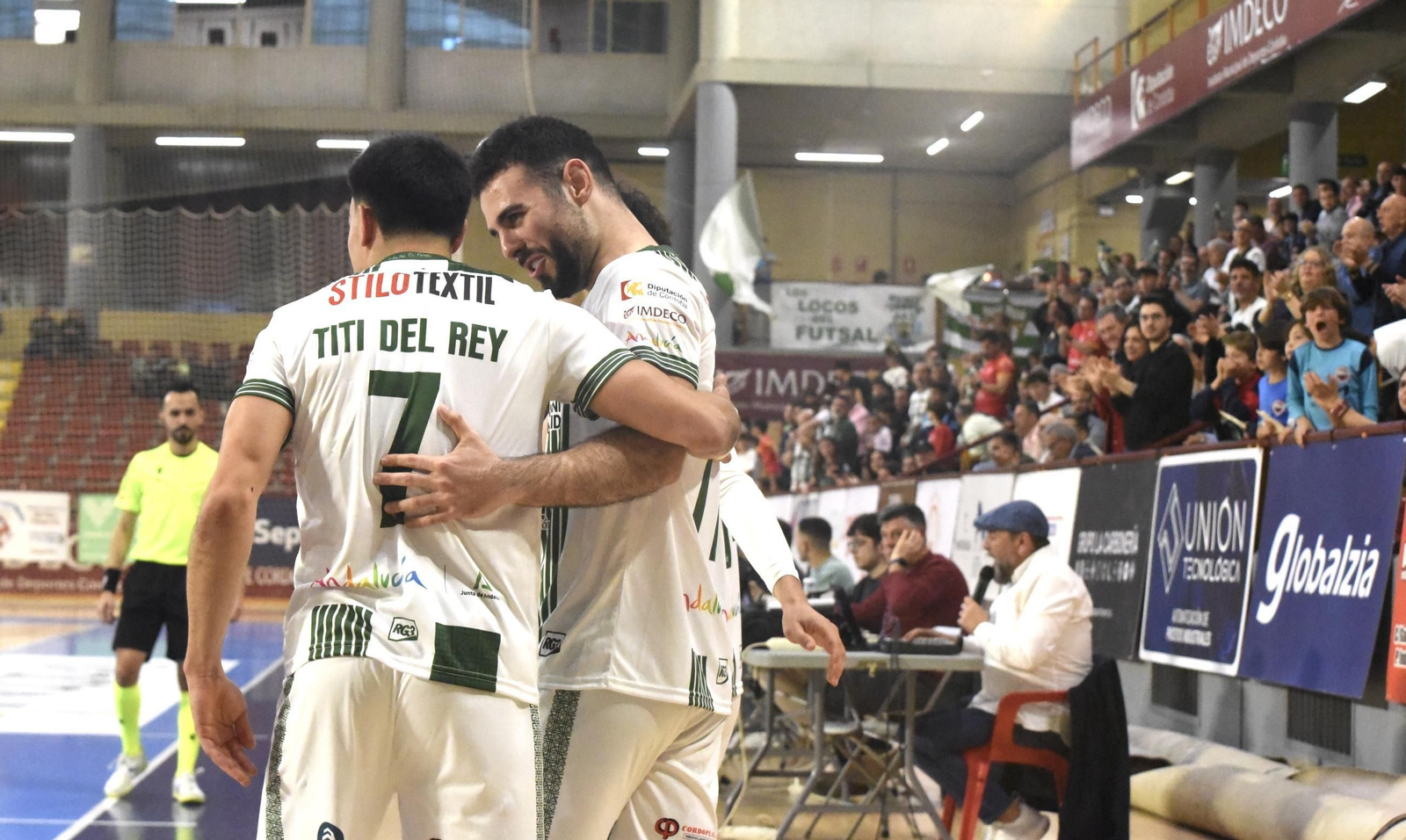 Las mejores fotos del ambiente en Vista Alegre para el Córdoba Futsal - AD Sala 10 Zaragoza