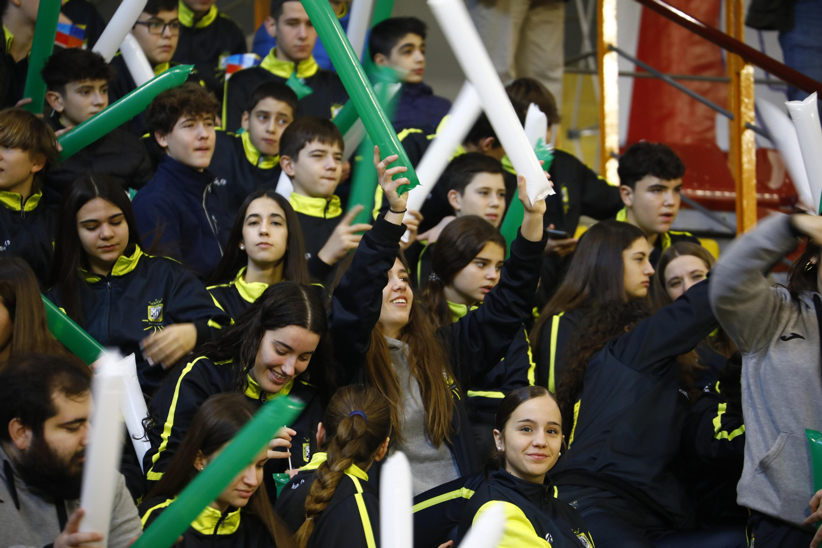Las mejores fotos del ambiente en Vista Alegre para el derbi entre el Coto Córdoba y el UCB Camper Eurogaza