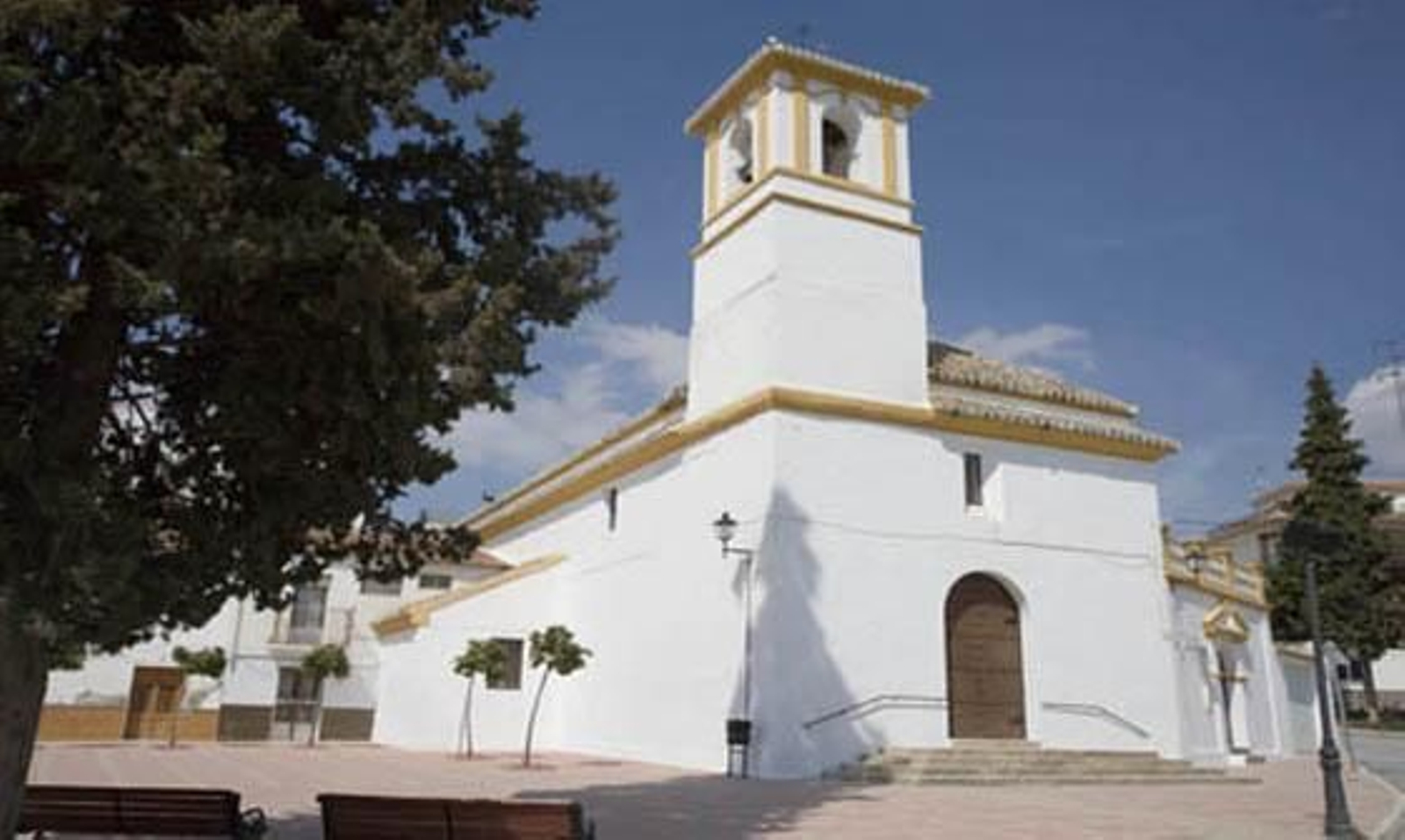 Ayuntamiento de Villanueva de Mesía. Iglesia parroquial Nuestra Señora de la Aurora.