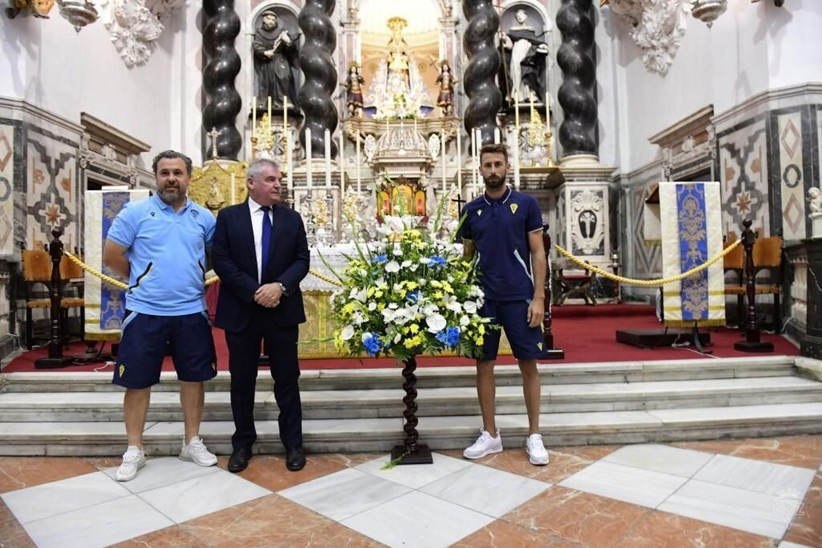 Las imágenes dela visita del Cádiz C.F. a la Patrona y el Nazareno