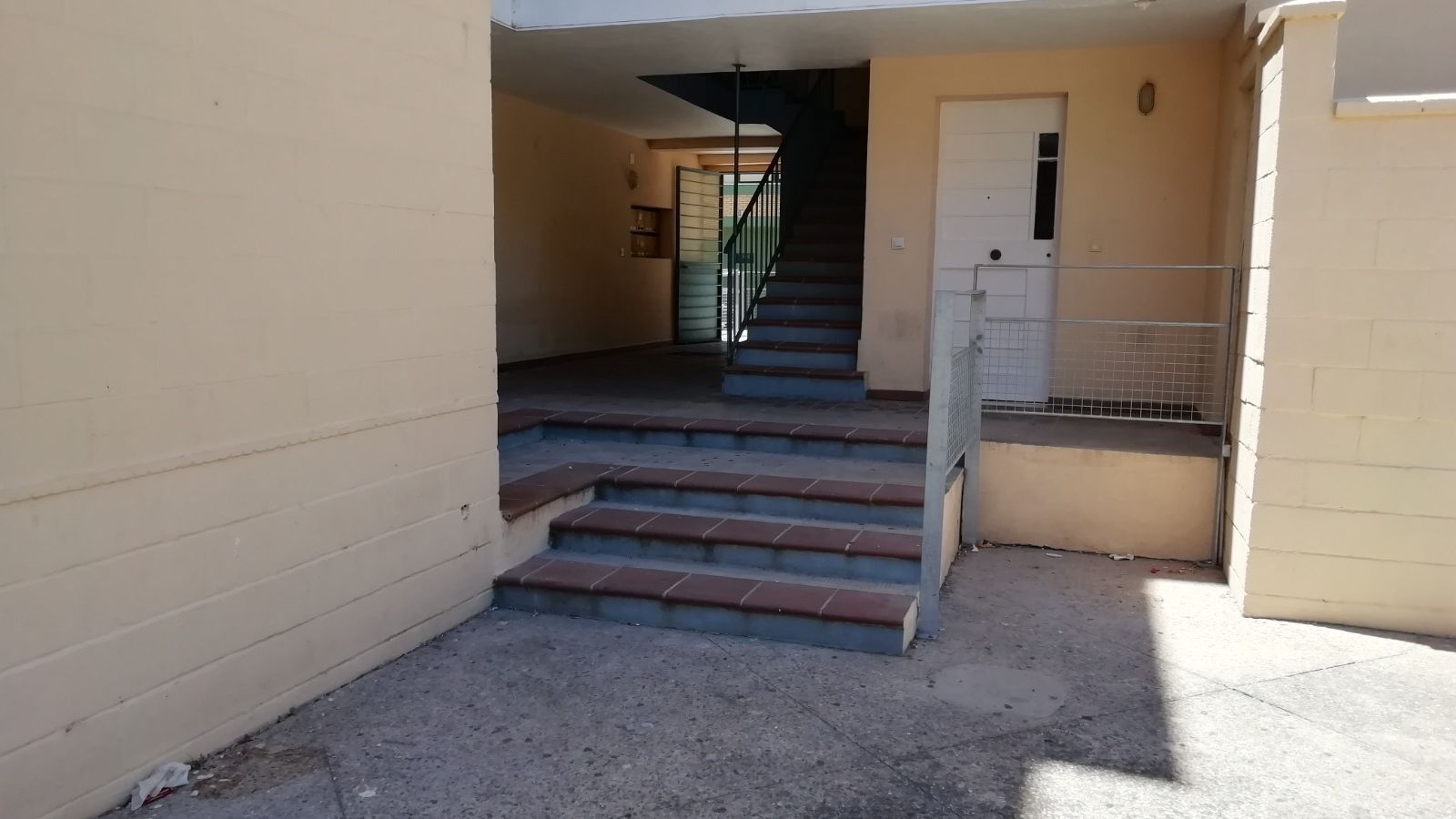 Edificio de la barriada Antonio Muro donde se colocará un ascensor