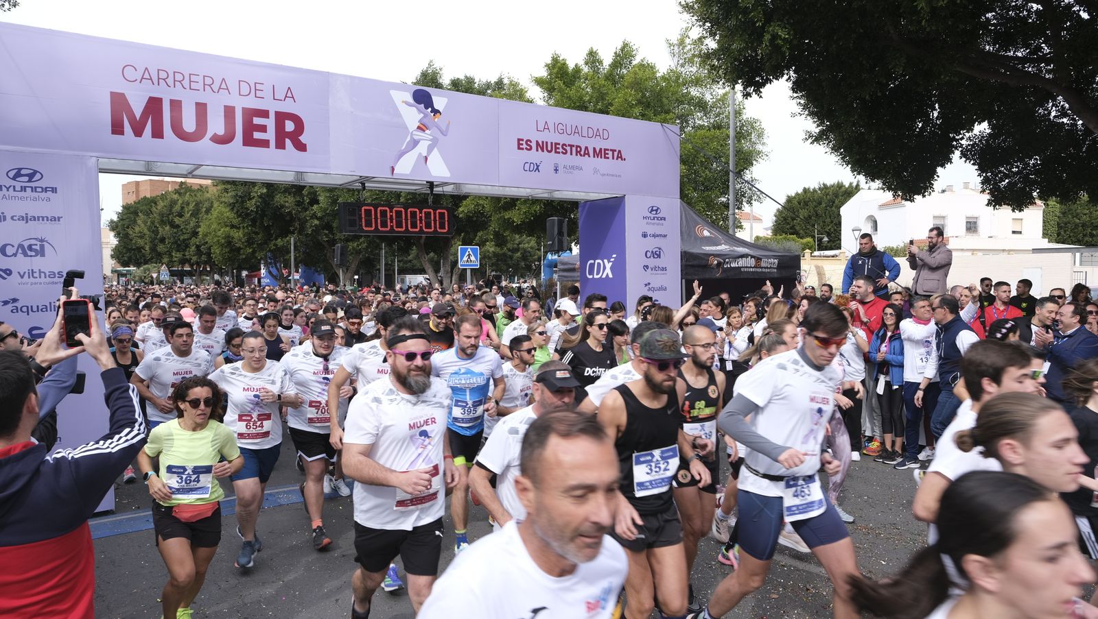 Imágenes de la Carrera de la Mujer 2023 en Almería