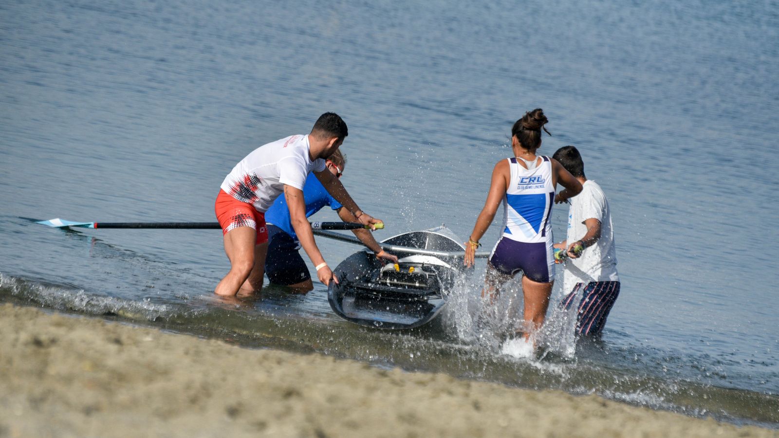 La segunda jornada del Campeonato de España de remo beach-sprint de La Línea, en imágenes
