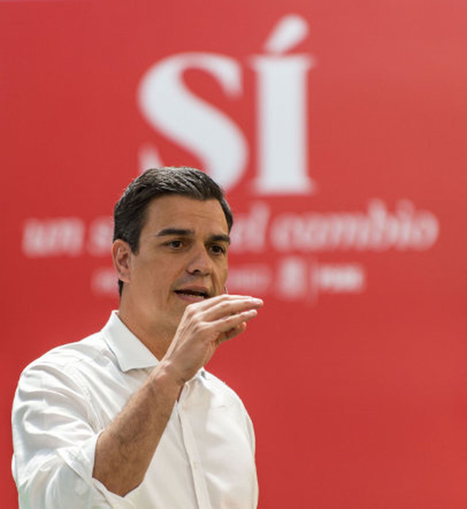 Sánchez dice que Rajoy e Iglesias forman una "gran coalición contra el cambio"