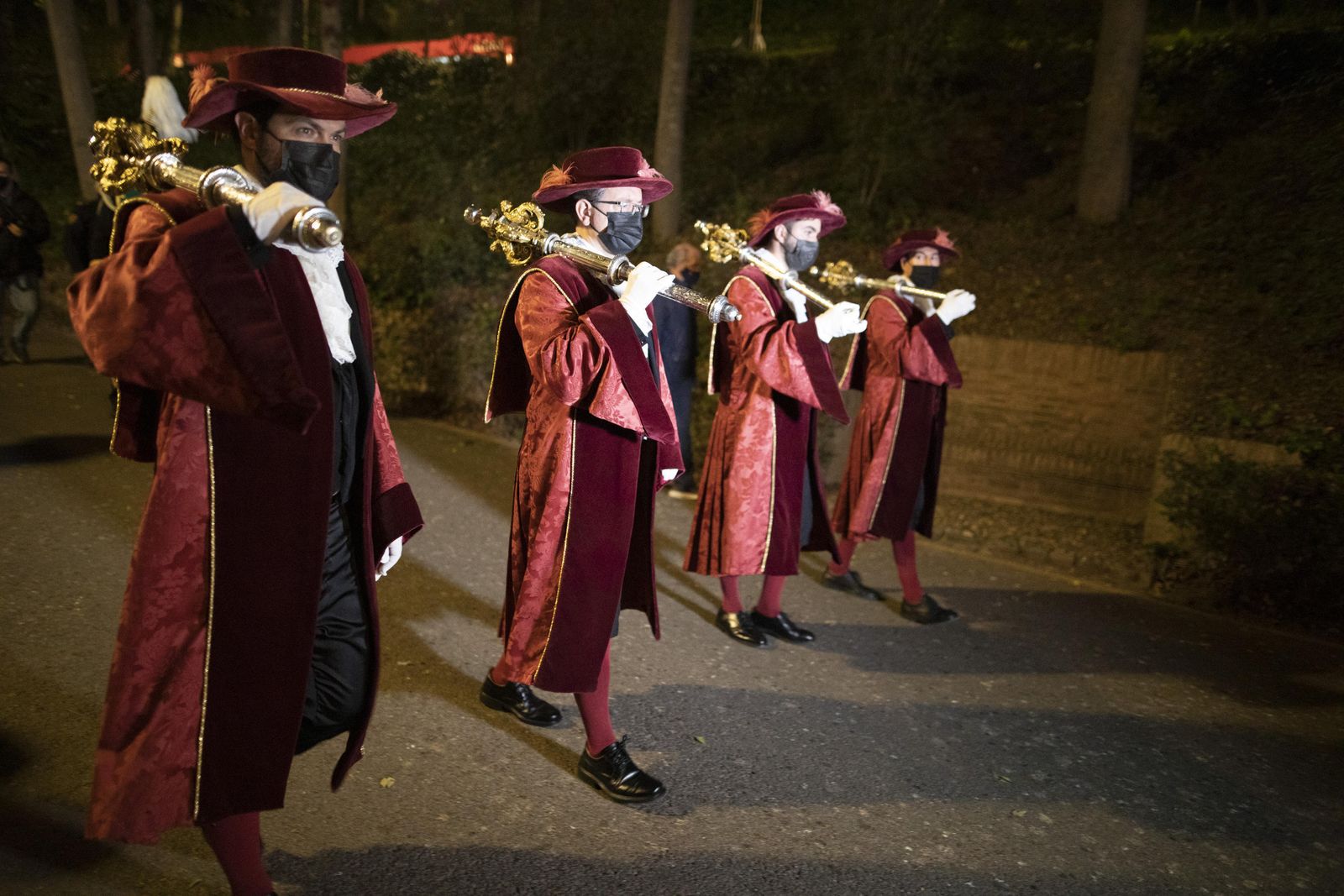 Fotos: el homenaje del quinto centenario del traslado de los restos de los Reyes Católicos