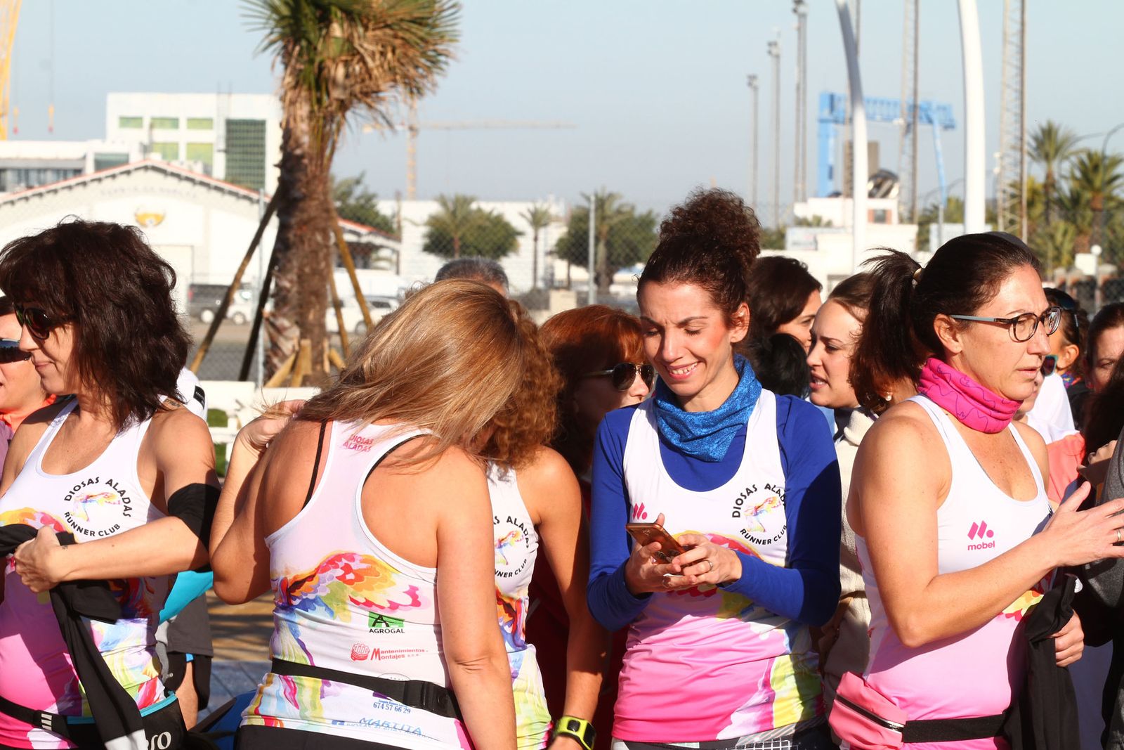 Cientos de personas rinden homenaje a Laura Luelmo en una carrera en Huelva.