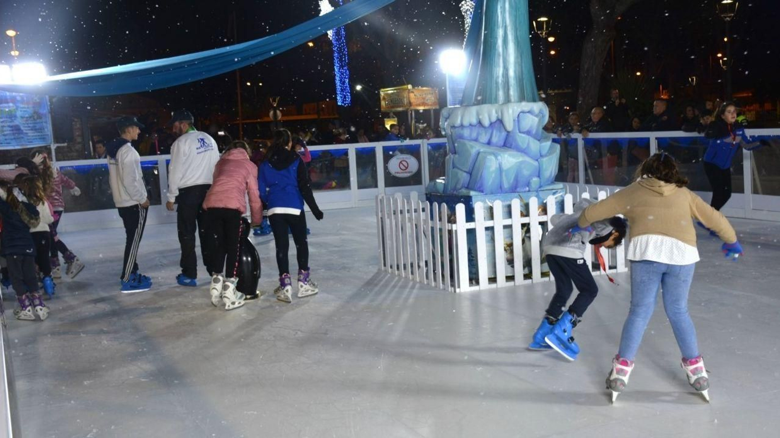 La pista de patinaje instalada las pasadas navidades en San Roque.