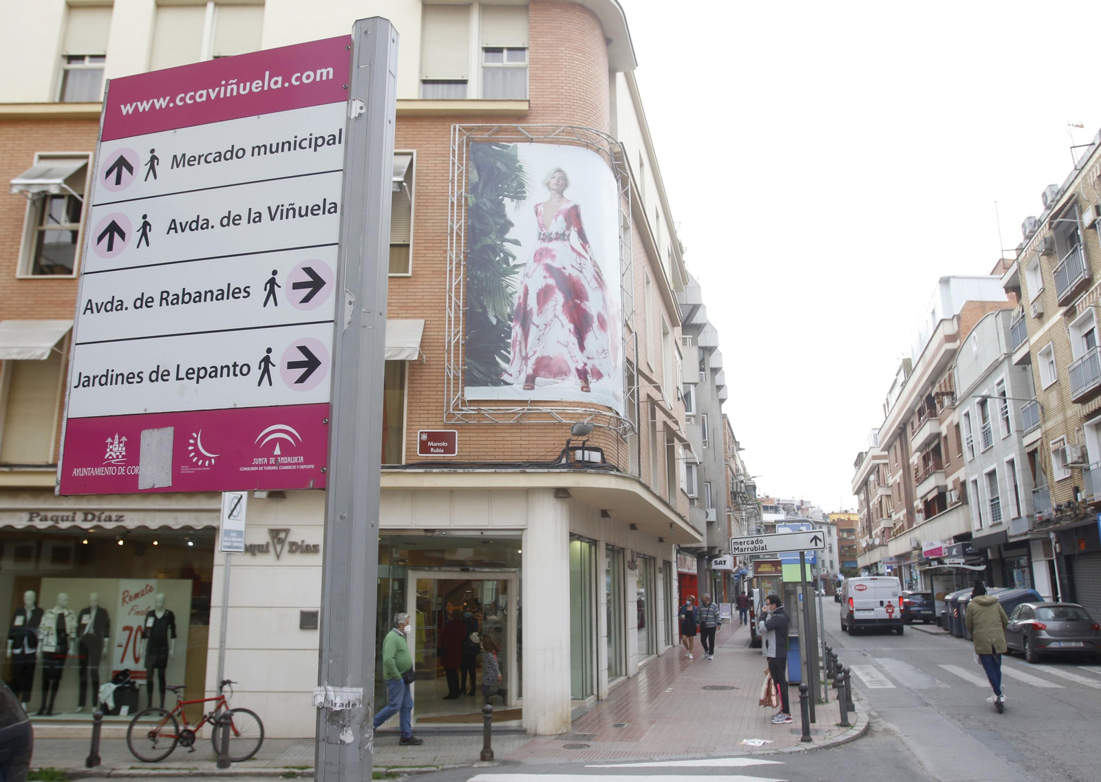 Calles del centro comercial abierto Viñuela, en Córdoba capital.