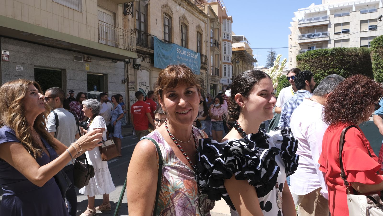 Imágenes de la ofrenda floral a la Virgen del Mar. Feria de Almería 2022