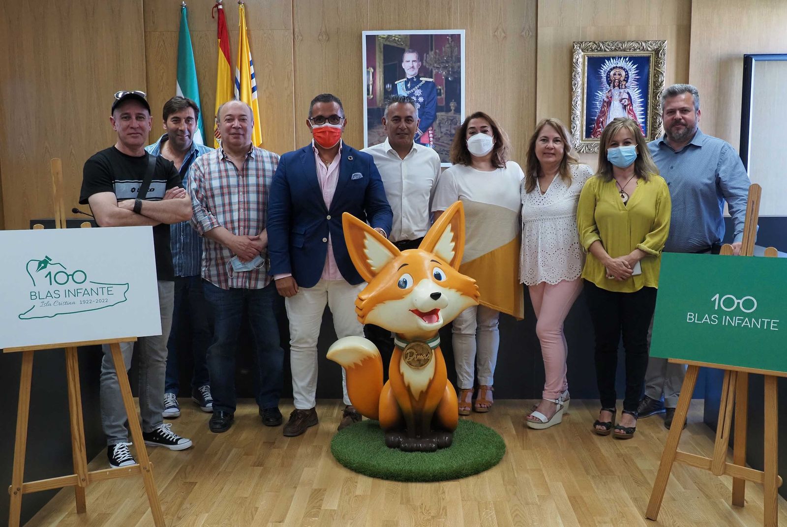 Un momento de la presentación de la mascota Dimas