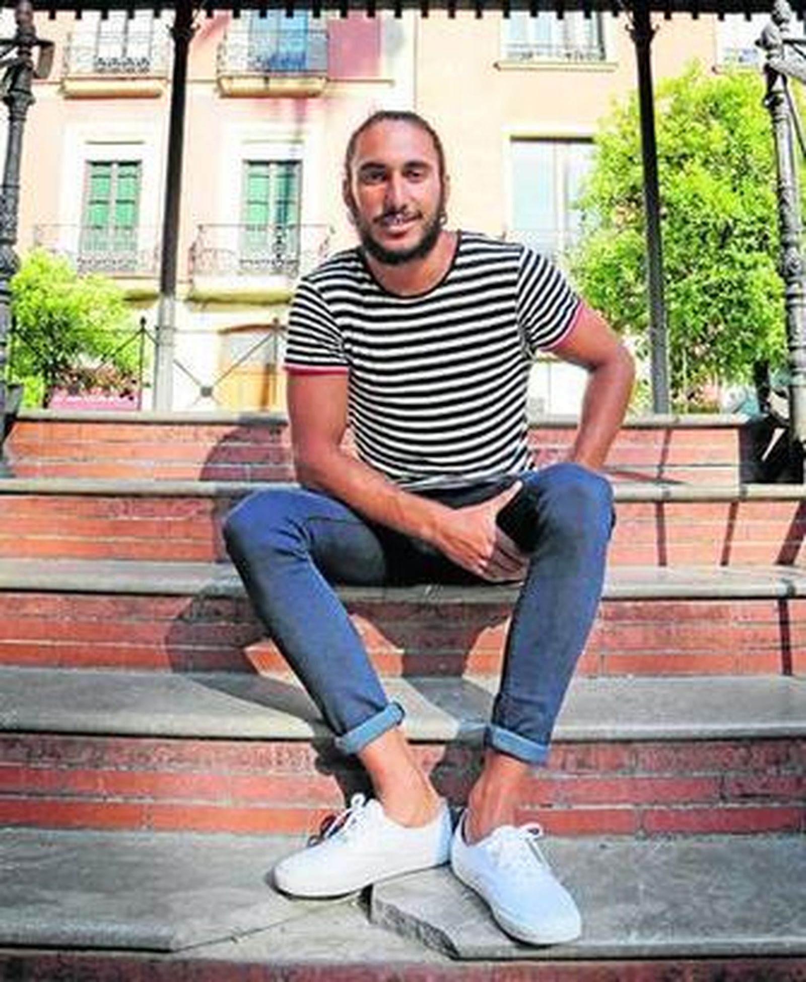 Mauricio Morales posa días atrás durante la entrevista.