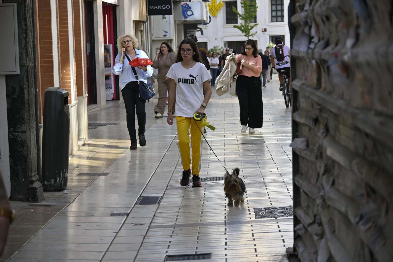 Imágenes de ambiente del jueves 24 de octubre en Huelva